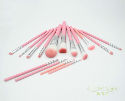 沒有水怎么清洗化妝刷？